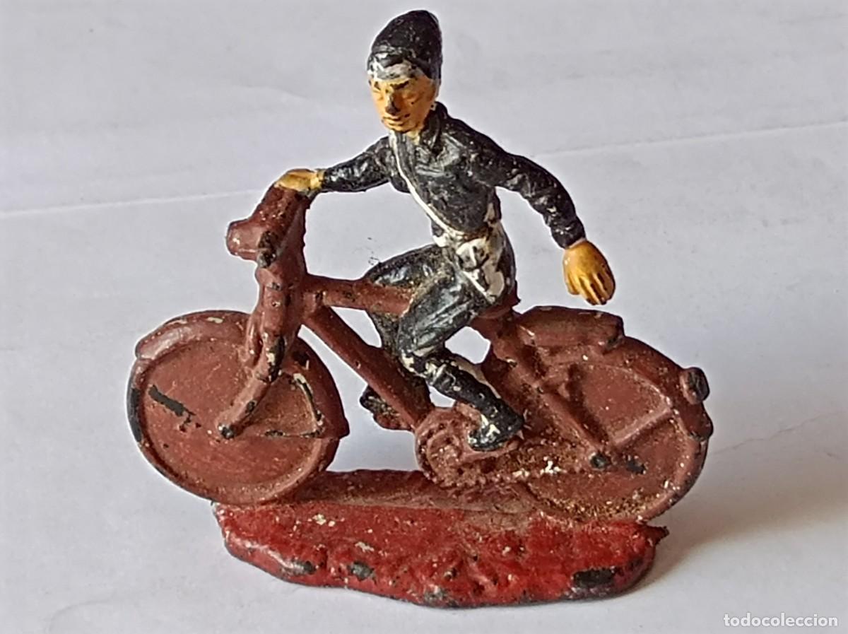 Figuras de goma y PVC: FIGURA DE PL&Aacute;STICO FABRICANTE ATLANTIC 1:32 - SERIE MUSSOLINI CAMISAS NEGRAS
