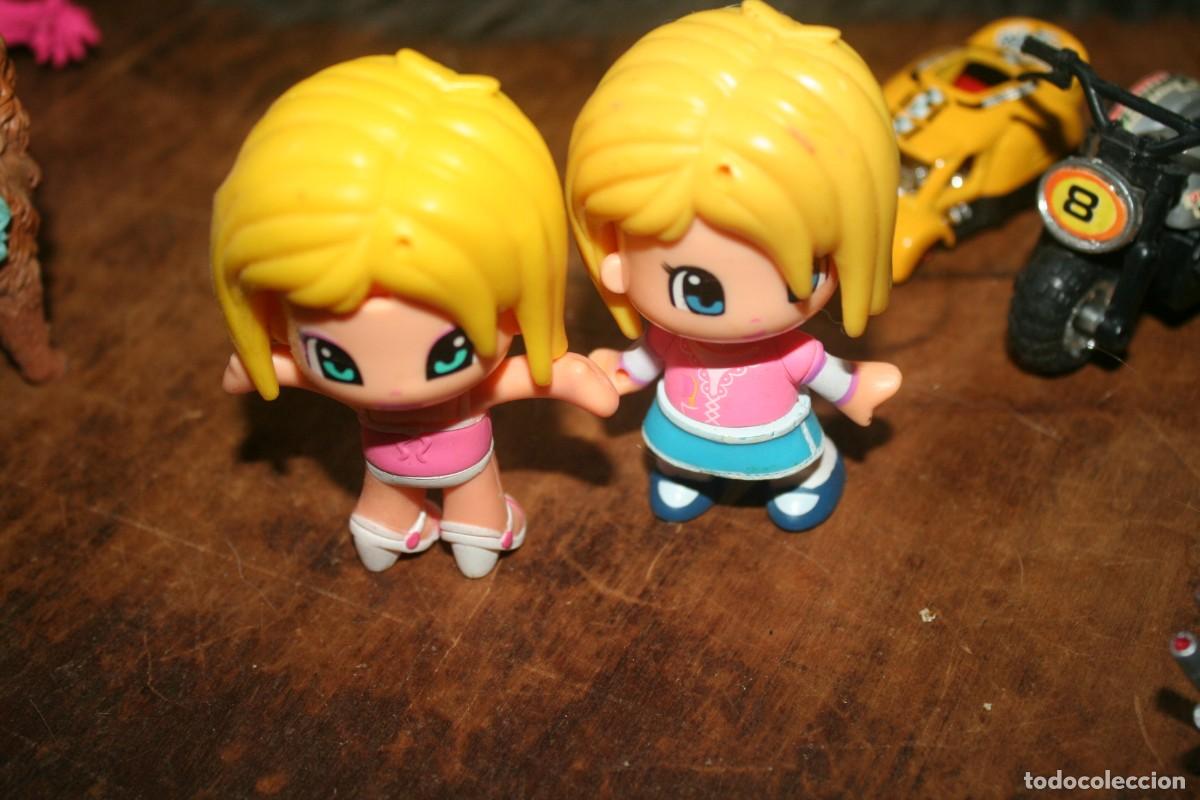 Figuras de goma y PVC: 3 MU&Ntilde;ECOS PIN Y PON FAMOSA
