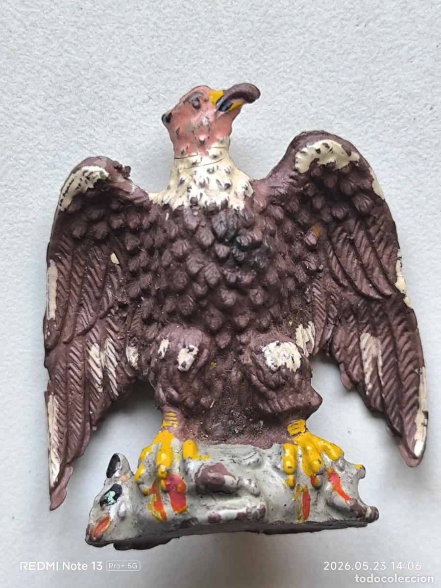 Figuras de goma y PVC: Figura PVC A&ntilde;os 50 Lafredo O Pech &Aacute;guila Con Su Presa