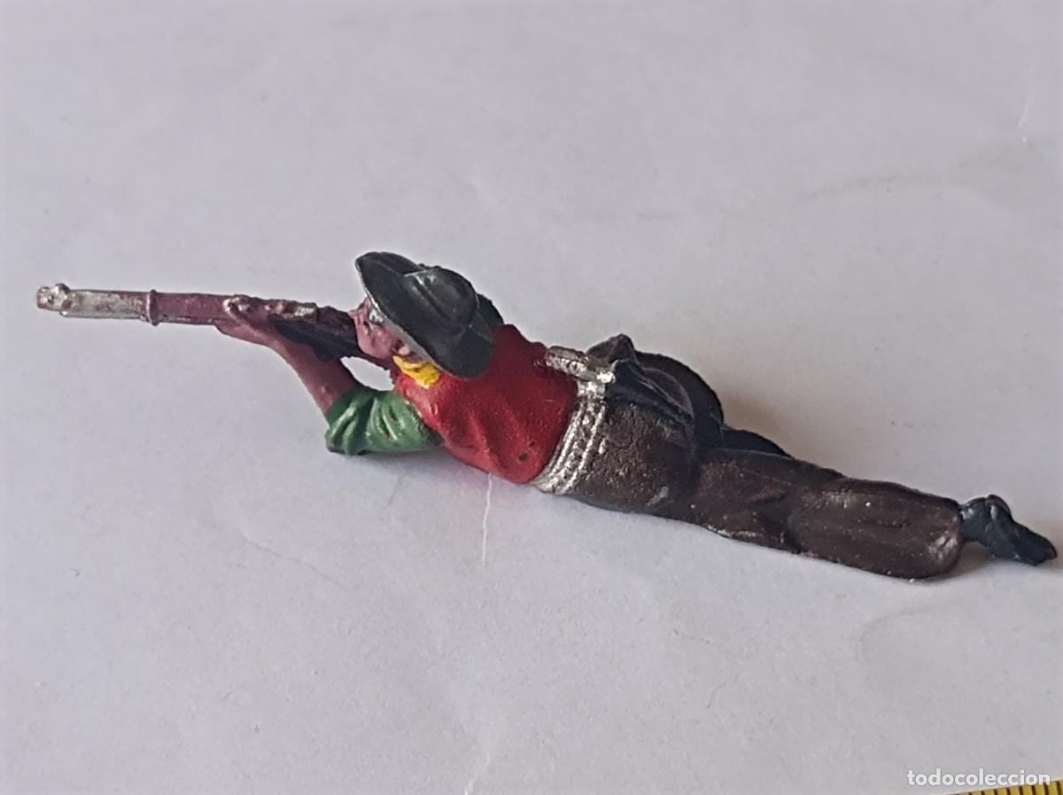 Figuras de goma y PVC: FIGURA DE GOMA SERIE OESTE VAQUERO TUMBADO FABRICANTE REAMSA