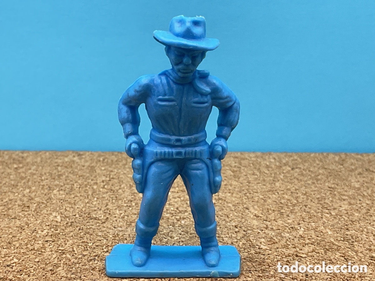 Figuras de goma y PVC: ANTIGUA FIGURA DEL OESTE EN PLASTICO. COWBOY EN POSICION DE DESENFUDAR