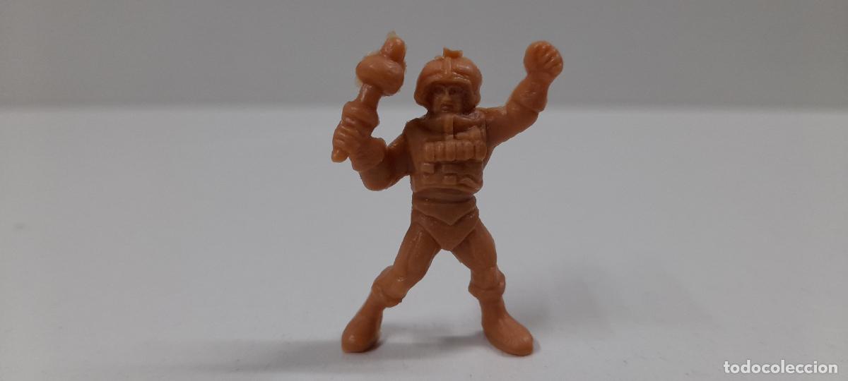 Figuras de goma y PVC: MAN AT ARMS . MASTERS DEL UNIVERSO - MATTEL . DUNKIN PROMOCIONAL PHOSKITOS . ORIGINAL A&Ntilde;OS 80