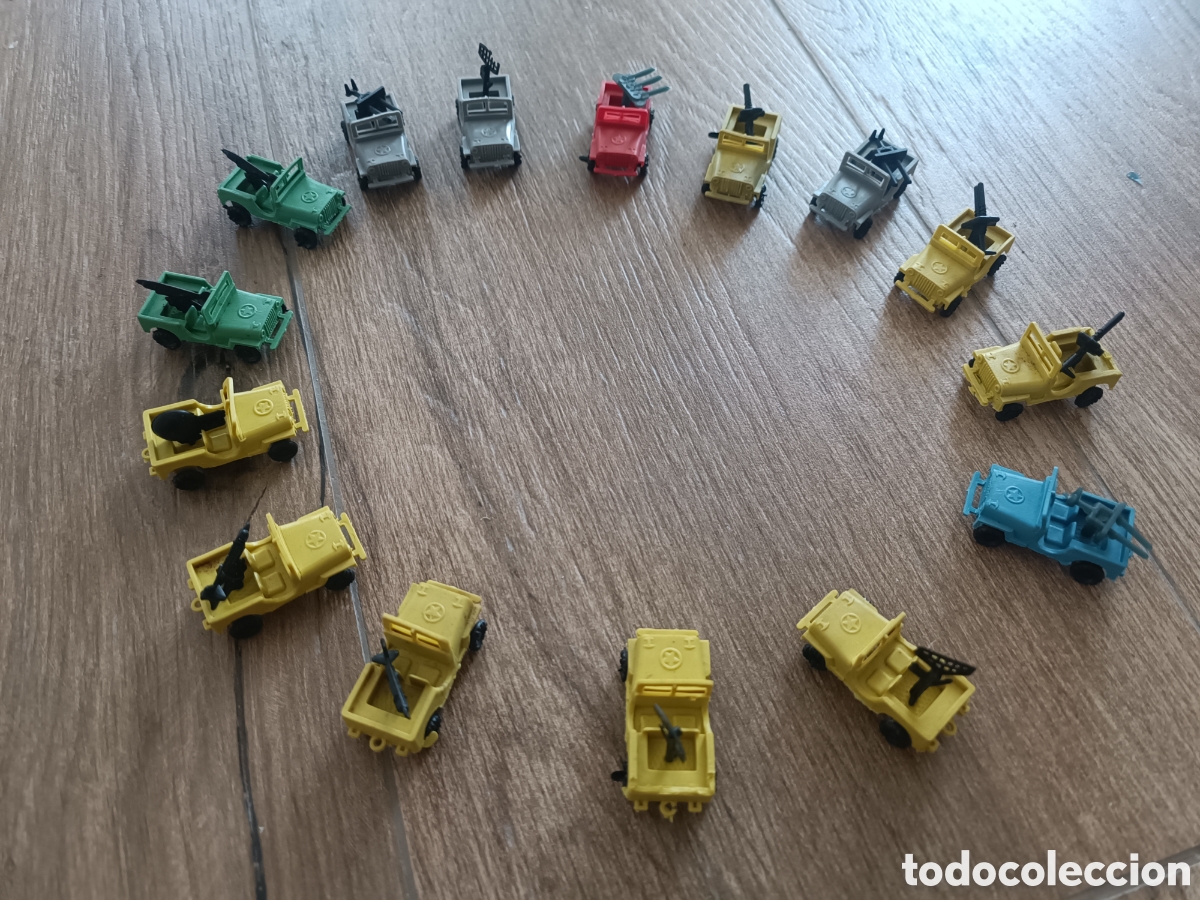Figuras de goma y PVC: Lote de 15 minijeeps - montaplex