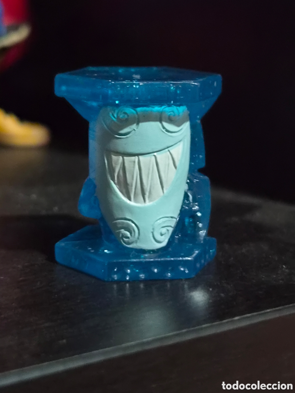 Figuras de goma y PVC: 44 A - ATALANTIR , ABATON TOTALLY TOTEMS