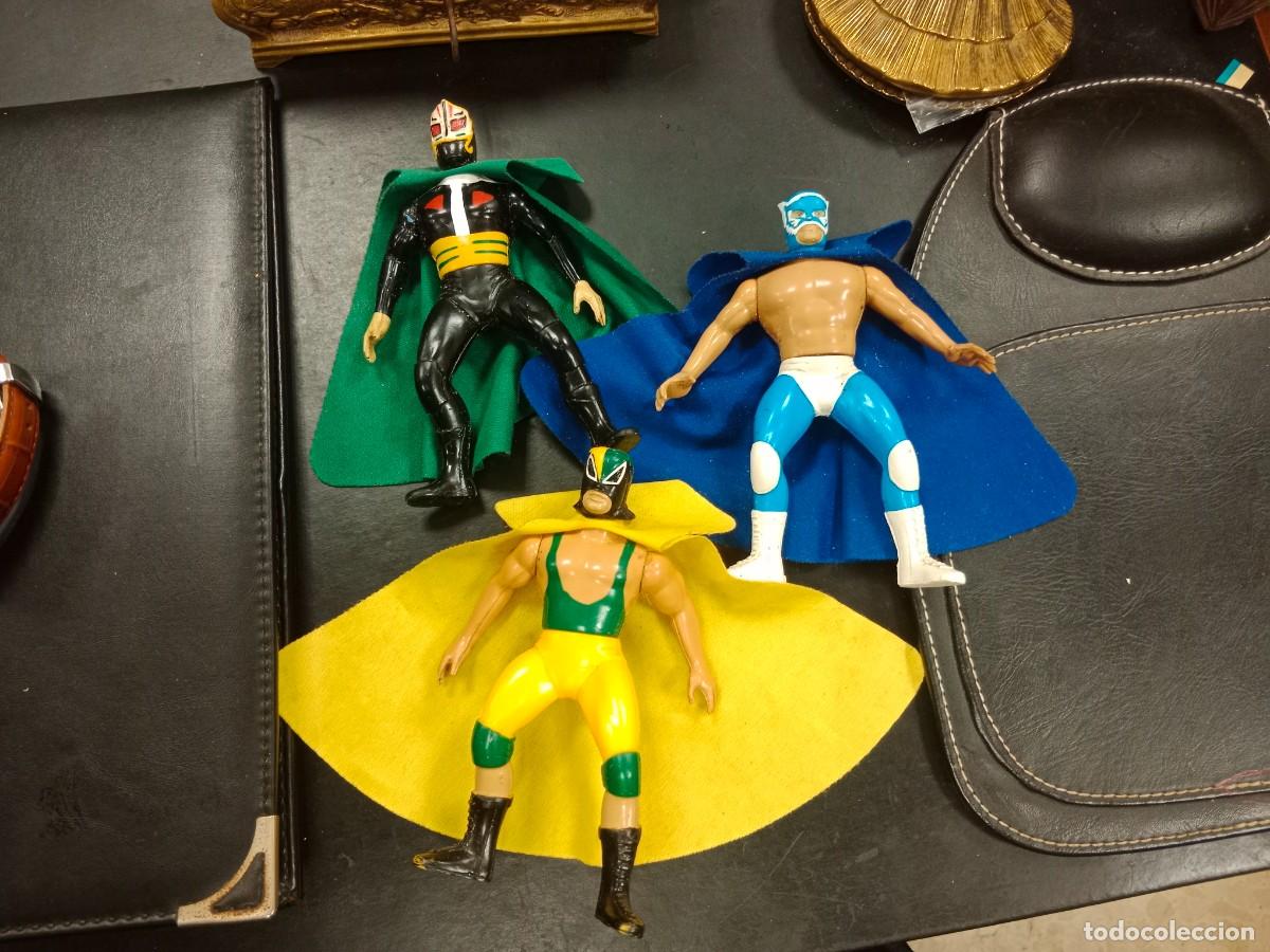 Figuras de goma y PVC: LOTE DE 3 MU&Ntilde;ECOS ARTICULADOS - SUPERHEROES CON CAPA