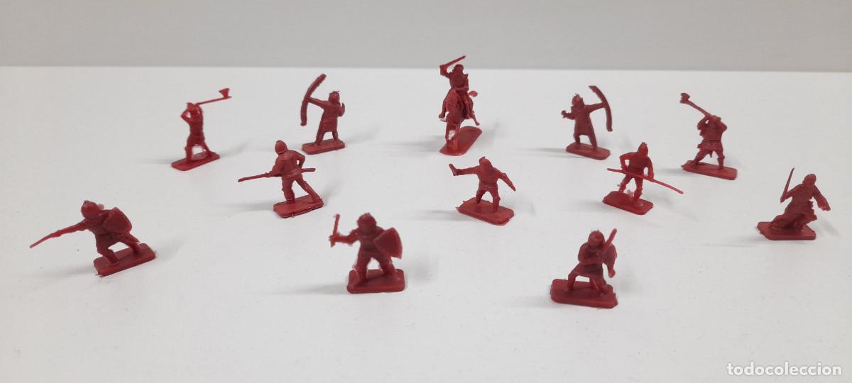 Figuras de goma y PVC: MEDIEVALES . REALIZADOS POR MONTAPLEX . ORIGINAL A&Ntilde;OS 70
