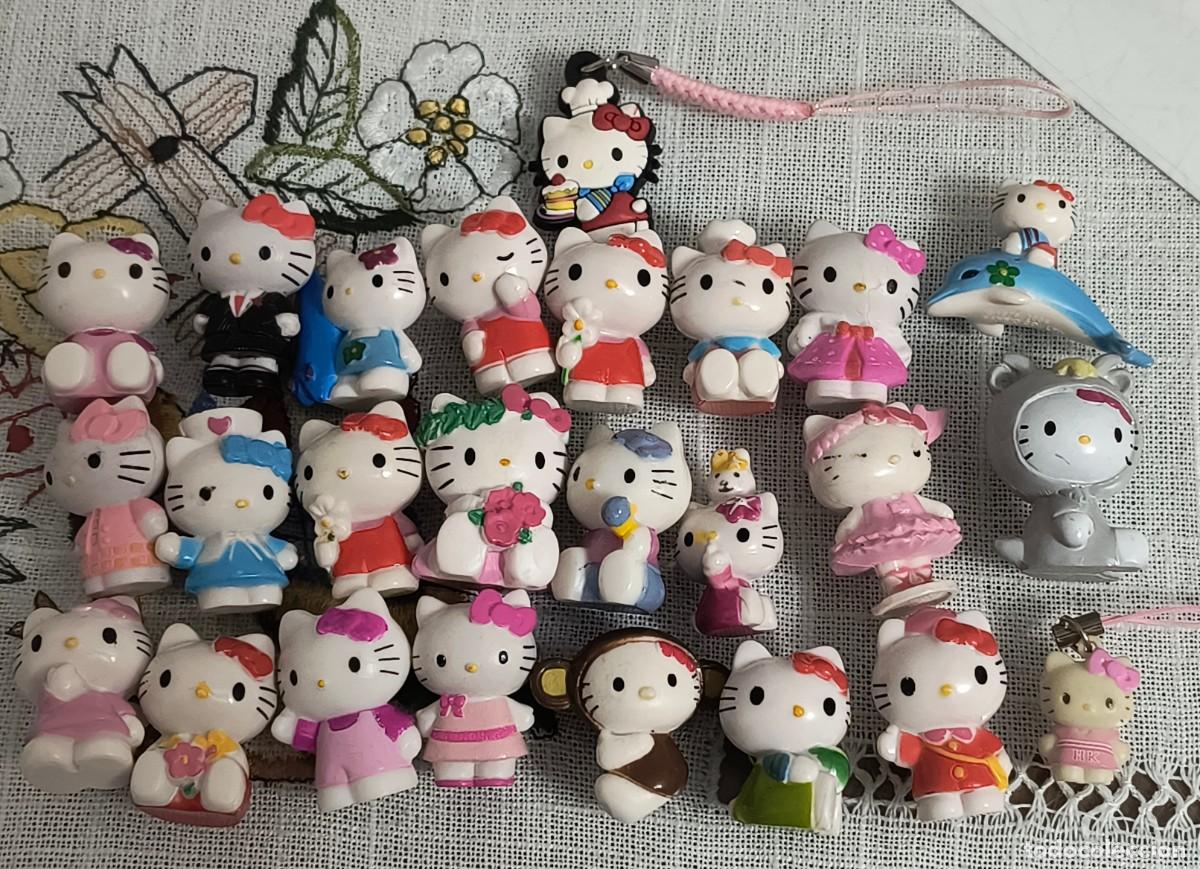 Figuras de goma y PVC: LOTE DE FIGURAS PEQUE&Ntilde;AS DE HELLO KITTY