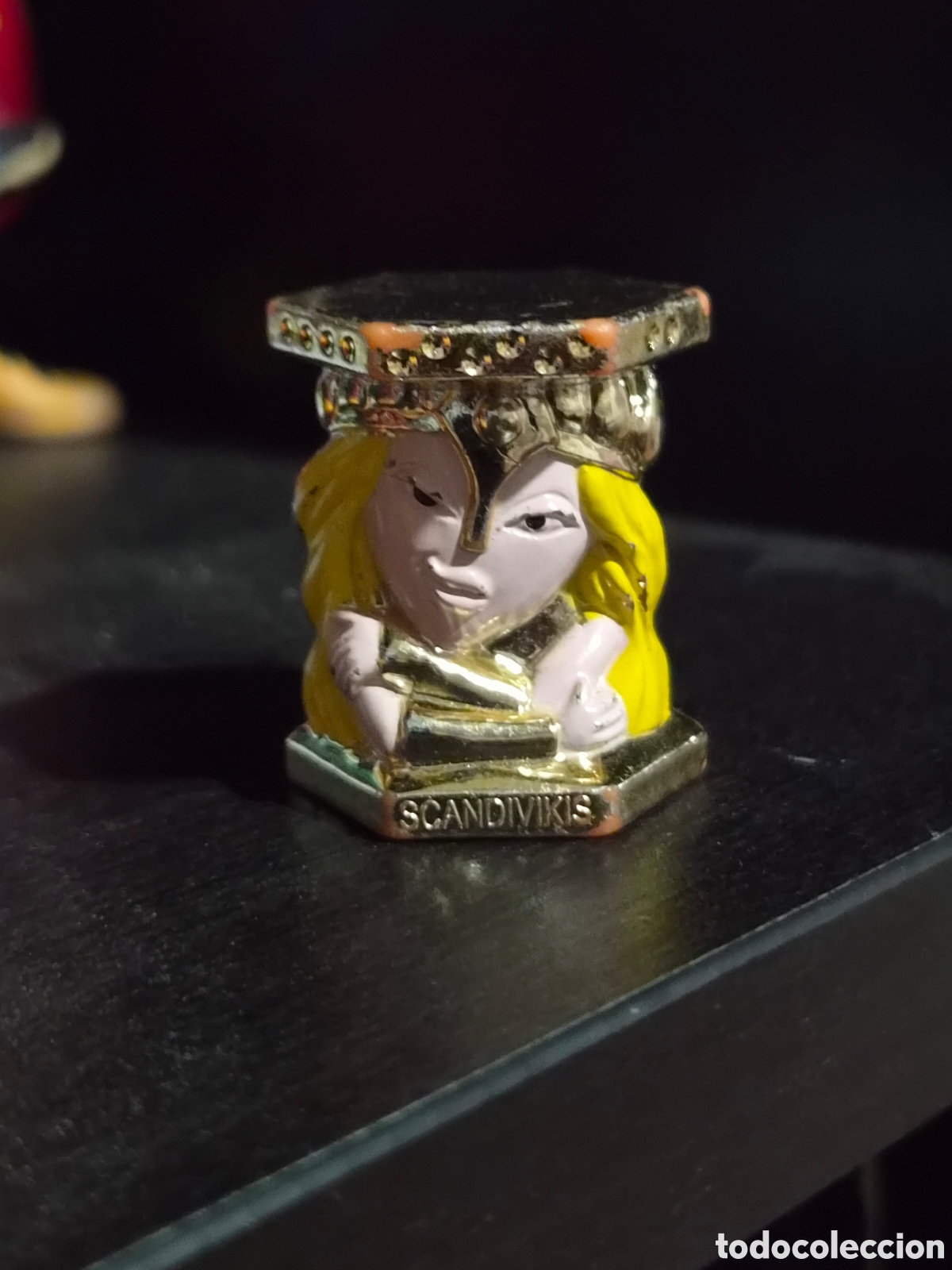 Figuras de goma y PVC: 71 - SCANDIVIKIS - ABATON DORADO