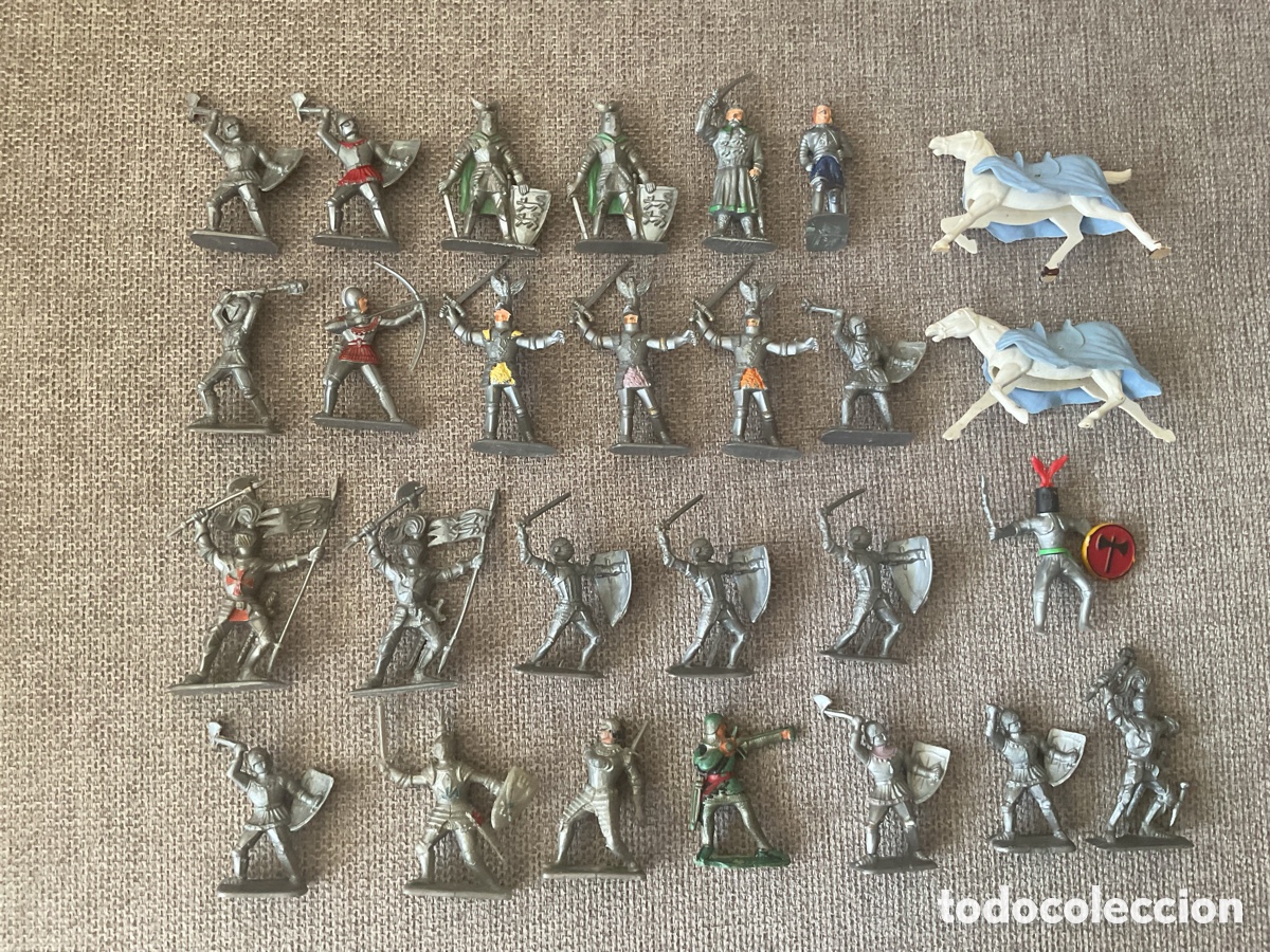 Figuras de goma y PVC: Lote de Antiguas Figuras en Pl&aacute;stico Serie Torneo Medieval. Monteplast.Cofalu, Crescent Toys, etc