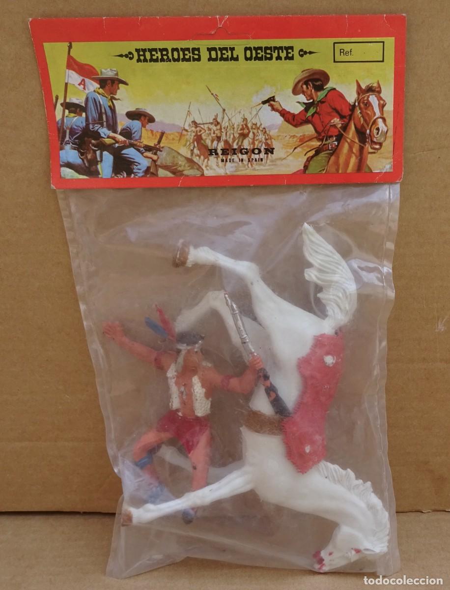 Figuras de goma y PVC: REIGON INDIO CON CABALLO EN BLISTER