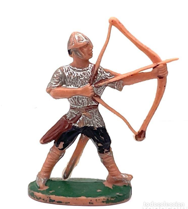 Figuras de goma y PVC: Antigua Figura en Pl&aacute;stico. Arquero Epoca Medieval.