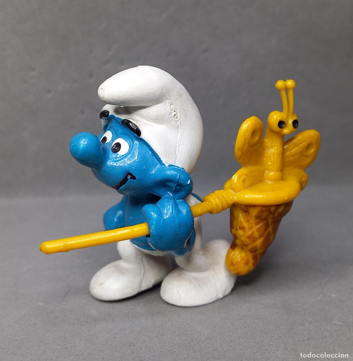 Figuras de goma y PVC: Antiguo Pitufo con Cazamariposas. Ref 20209, Schleich en Alemania del Este, a&ntilde;o 1979