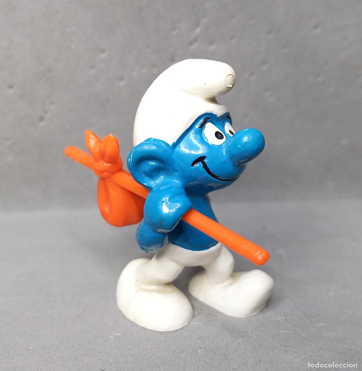 Figuras de goma y PVC: Antiguo Pitufo vagabundo - trotamundos, fabricada por Bully, Alemania del Este. A&ntilde;os 70 - 80
