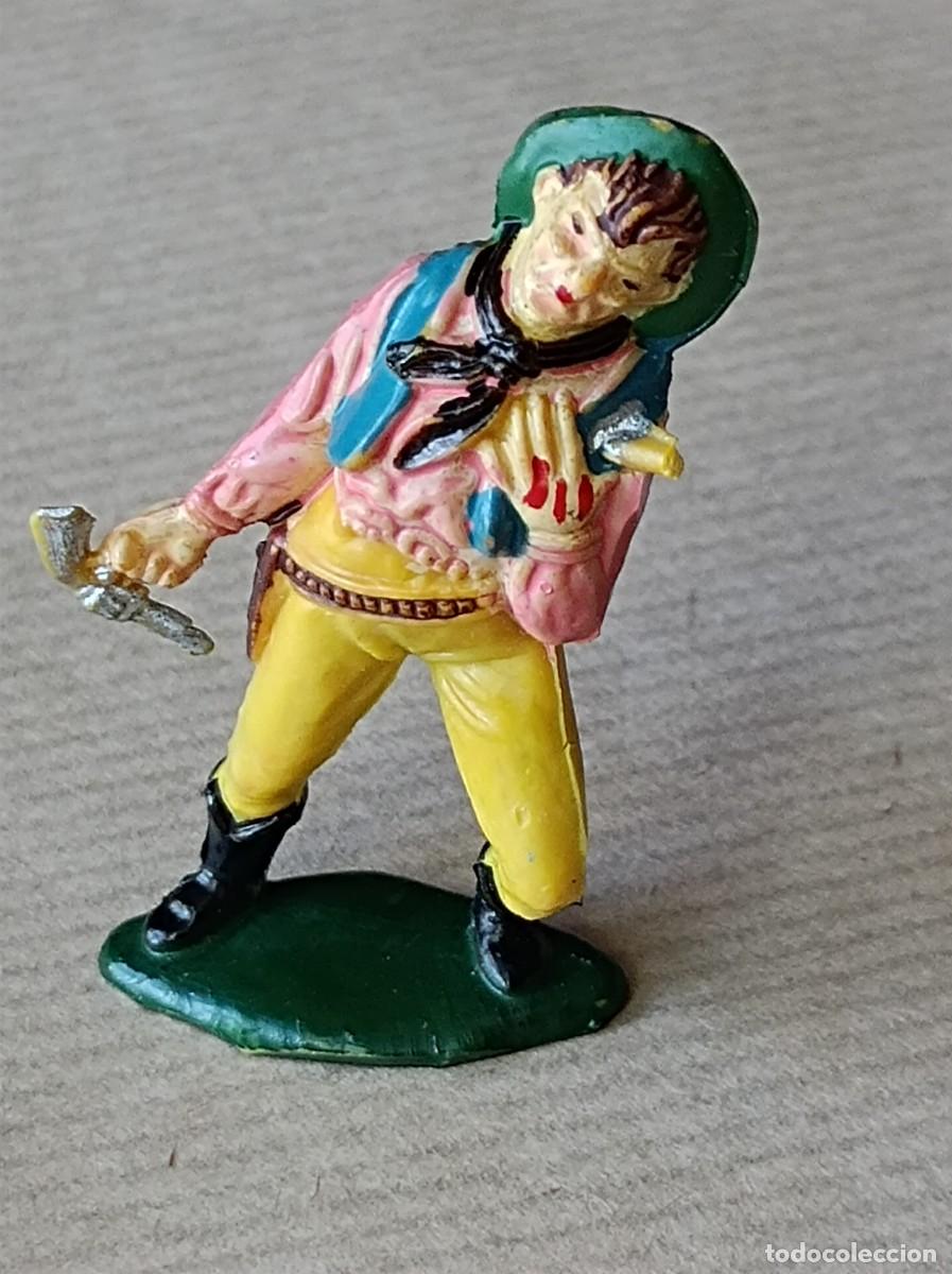 Figuras de goma y PVC: FIGURA DE GOMA VAQUERO CON FLECHA CLAVADA FABRICANTE TEXIDO
