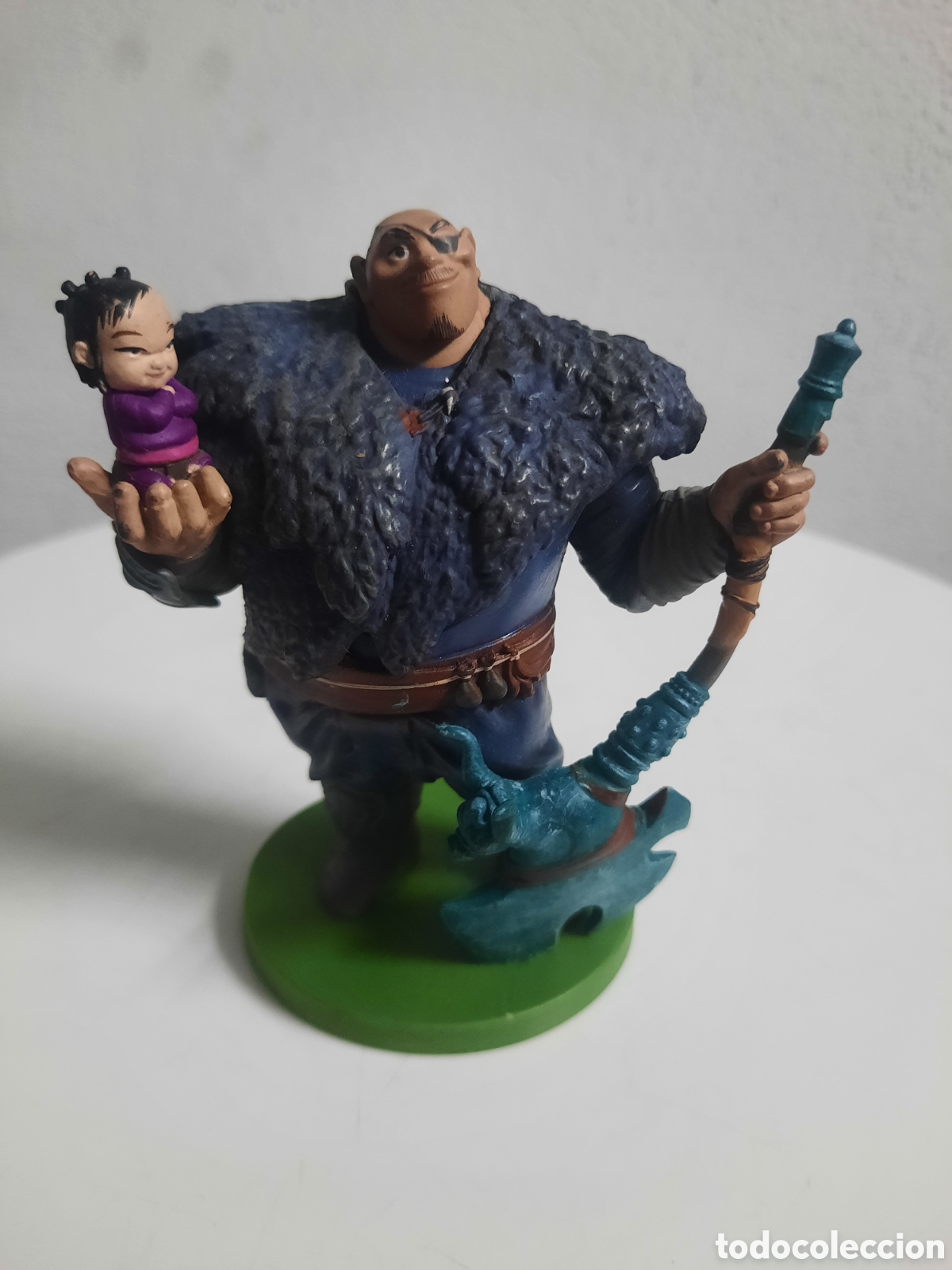Figuras de goma y PVC: Figura de PVC de Tong y Baby Noi de la pel&iacute;cula Raya y el &Uacute;ltimo Drag&oacute;n de Disney.
