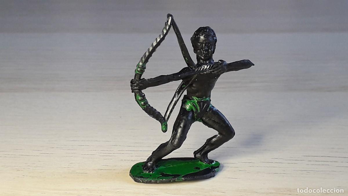 Figuras de goma y PVC: Guerrero negro Safari serie &Aacute;frica Misteriosa, goma, Lafredo Spain, original a&ntilde;os 50-60.