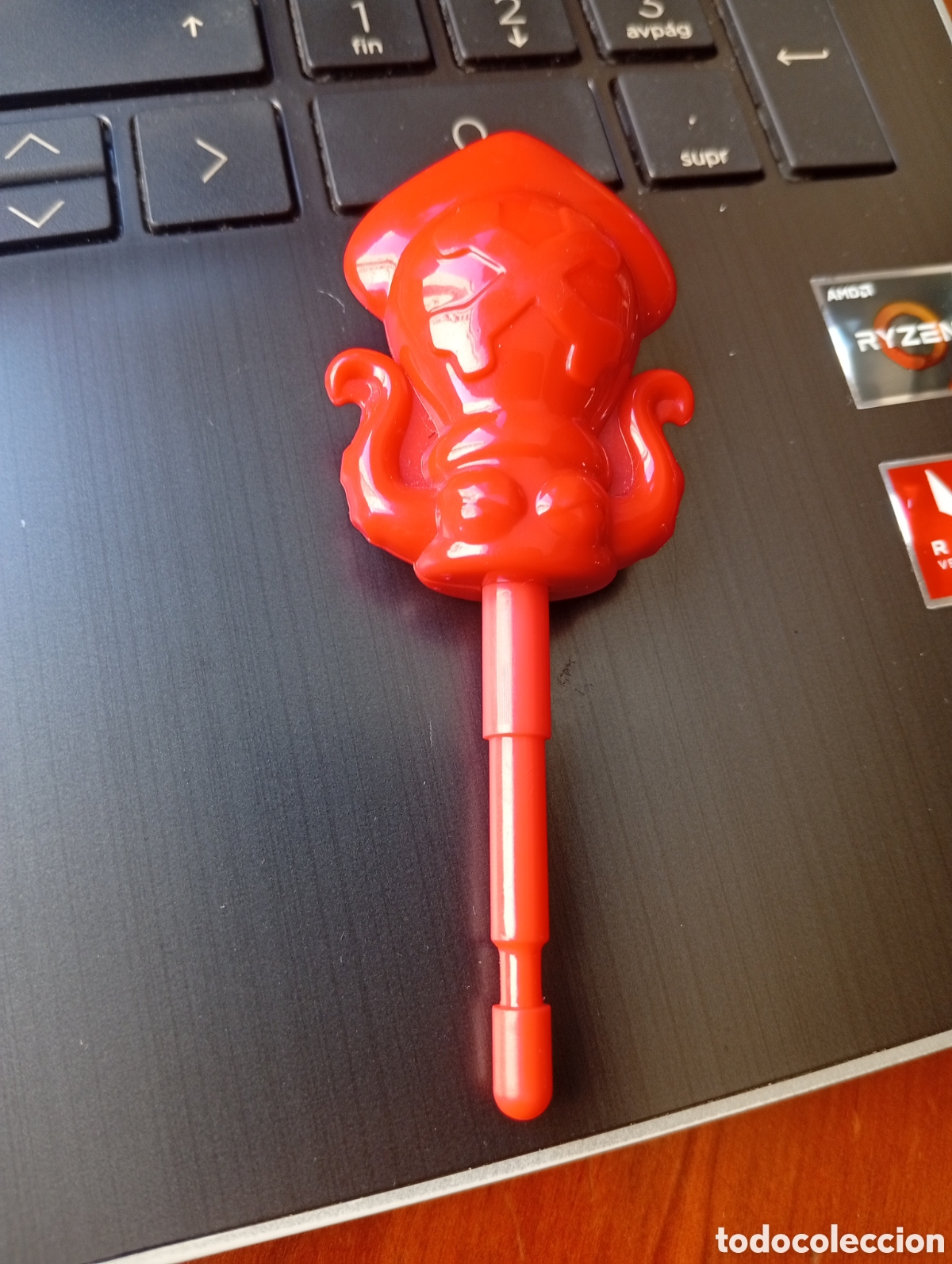 Figuras de goma y PVC: ACCESORIO LLAVE MU&Ntilde;ECO MU&Ntilde;ECOS PIRATIX CALAMAR