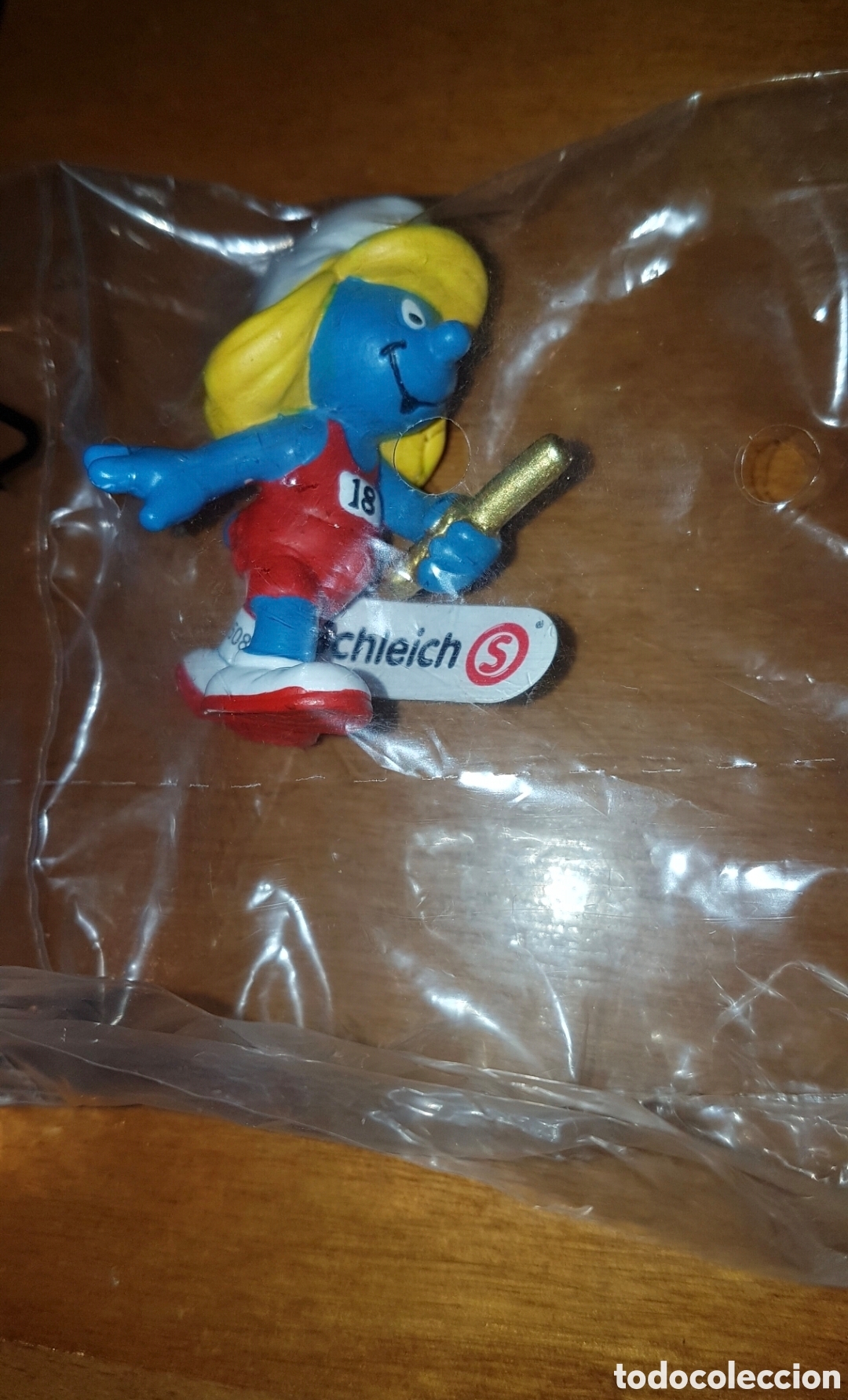 Figuras de goma y PVC: Figura pvc goma Pitufina Olimpiadas atleta muy dif&iacute;cil de encontrar Schleich Peyo Am Limes 69 pitufo