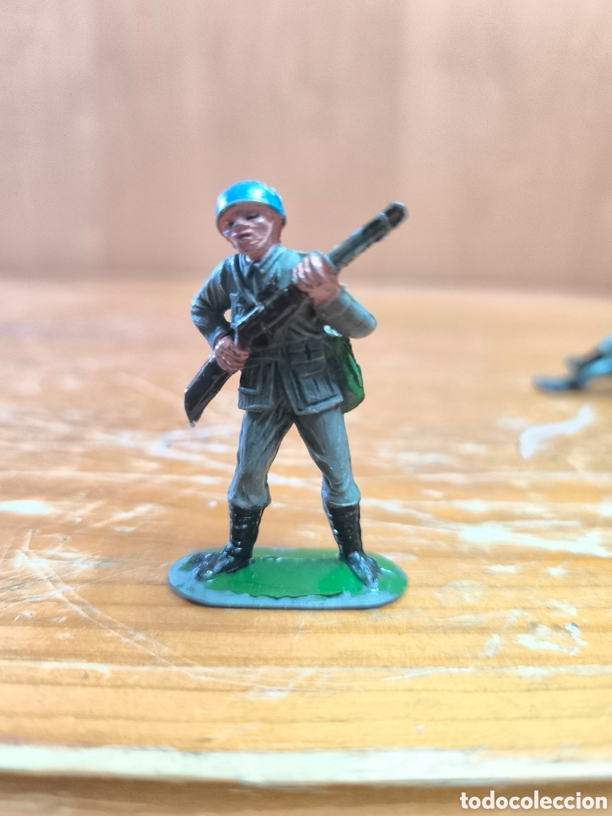 Figuras de goma y PVC: Soldado jecsan casco azul pl&aacute;stico