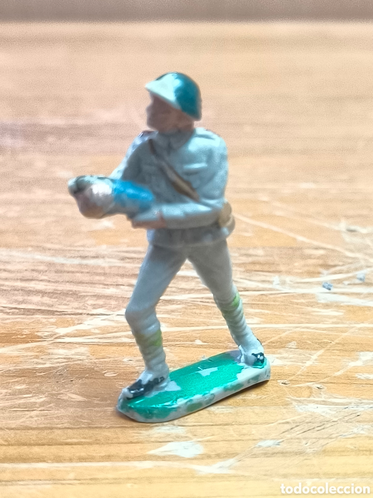 Figuras de goma y PVC: Soldado pl&aacute;stico pech