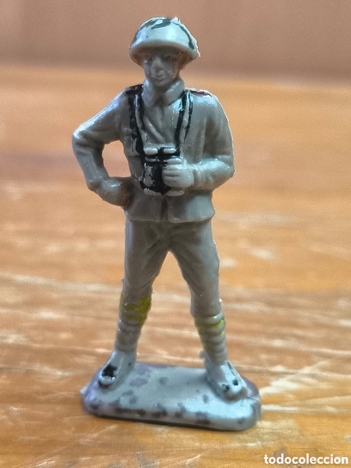 Figuras de goma y PVC: Pech soldado con prism&aacute;ticos