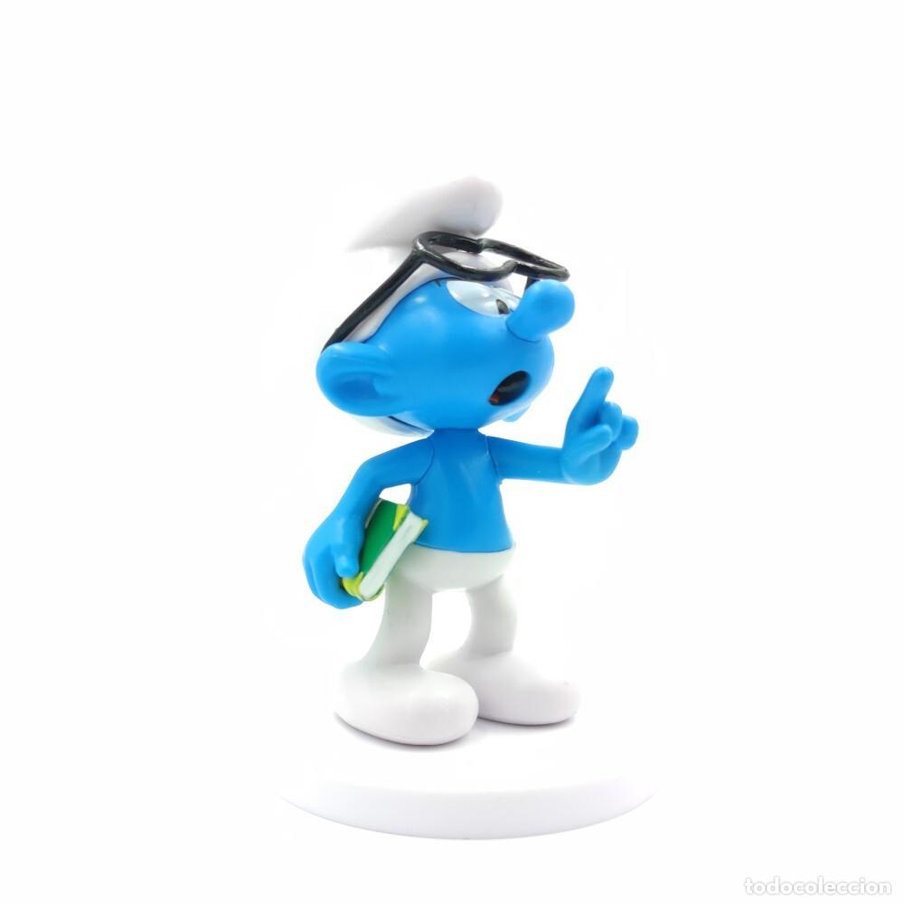 Figuras de goma y PVC: LOS PITUFOS: PITUFO GAFOTAS CON BASE CIRCULAR - 7,5 CM. - SBABAM- COMO NUEVO