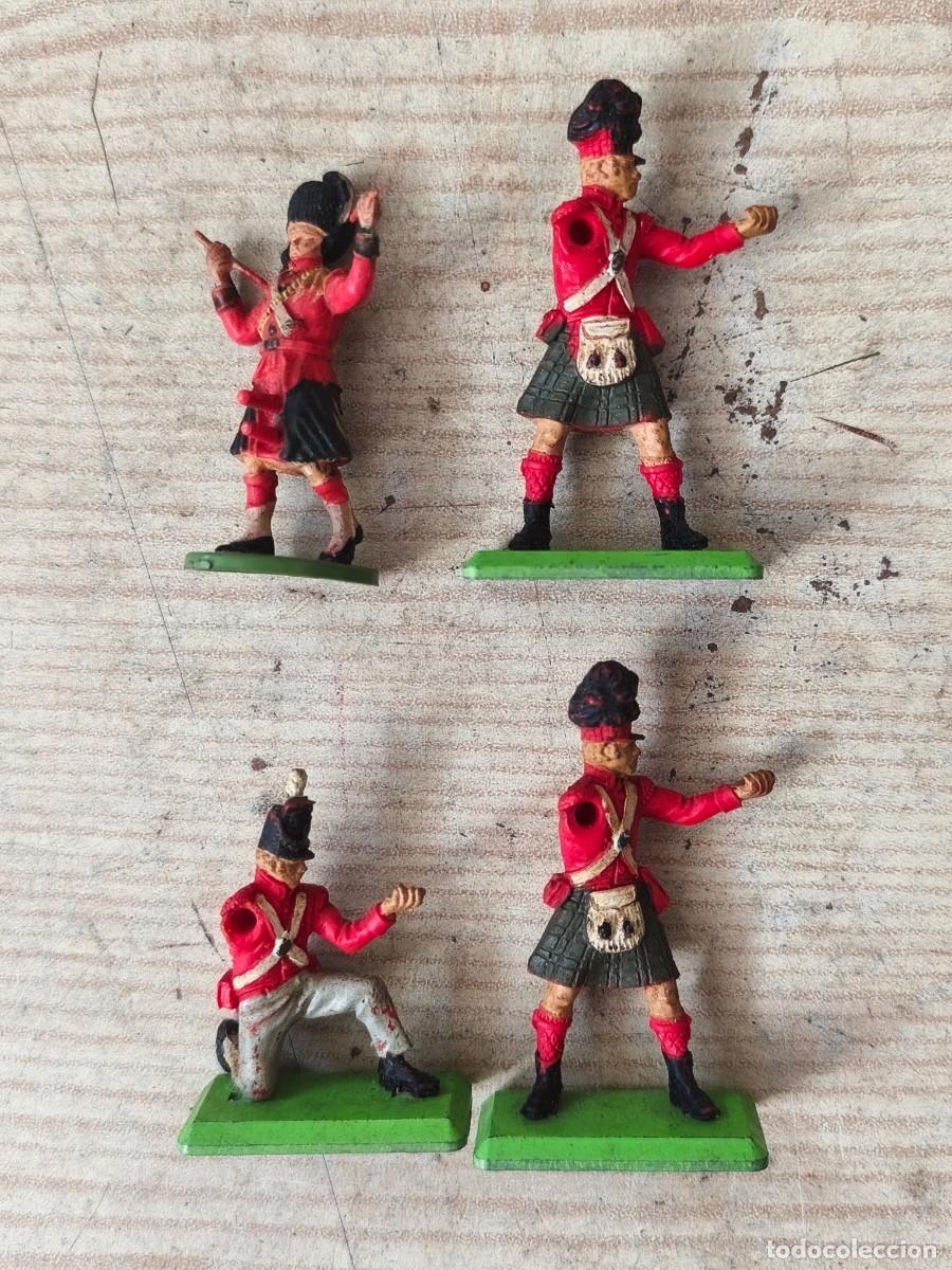 Figuras de goma y PVC: 4 Figuras Britains Deetail - Soldado de infanter&iacute;a ligera escocesa - 1971 - Con Taras