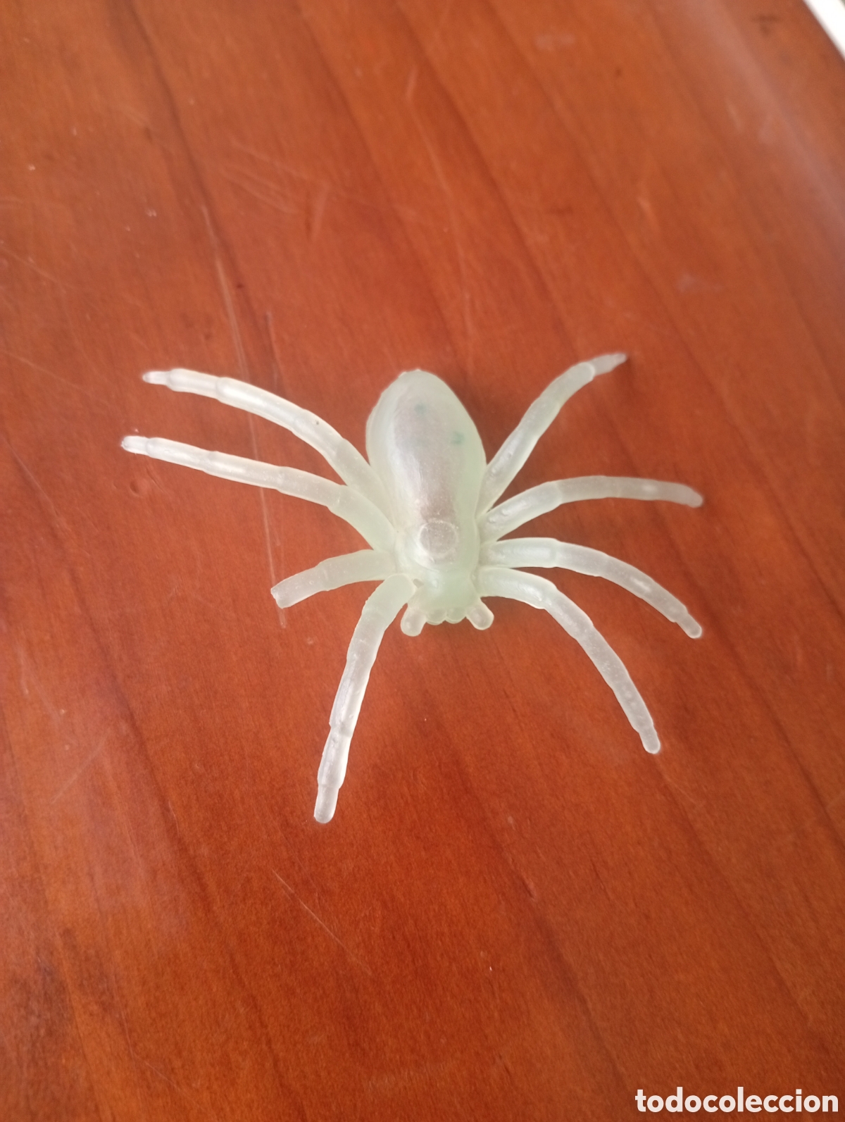 Gummi- und PVC-Figuren: MU&Ntilde;ECO FIGURA ARA&Ntilde;A QUE BRILLA EN LA OSCURIDAD