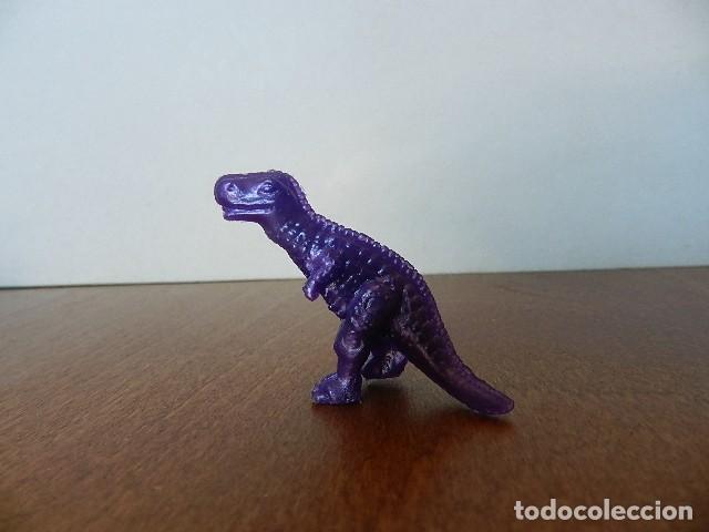Figuras de goma y PVC: T-Rex MINI DINOSAURIO chicles dunkin p&uacute;rpura