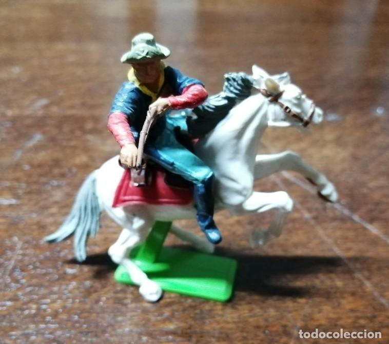 Figure di Gomma e PVC: FEDERAL A CABALLO BRITAINS (COMANSI, JECSAN, REAMSA, LAFREDO, SOTORRES)
