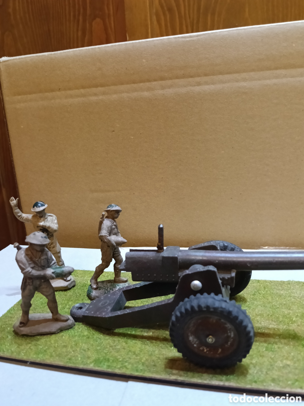 Figuras de goma y PVC: Conjunto de de tres artilleros de Pech y ca&ntilde;on