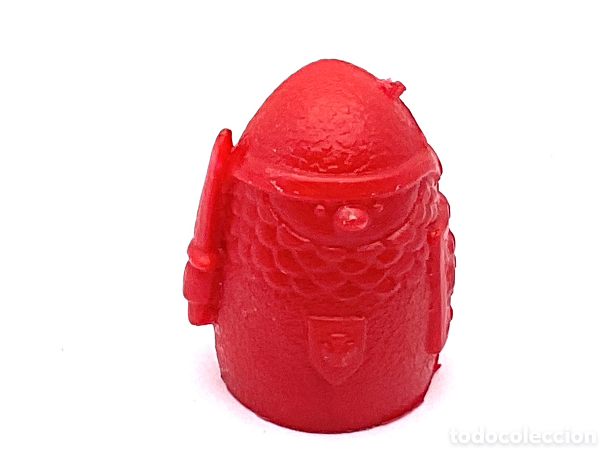 Figuras de goma y PVC: ANTIGUA FIGURA DUNKIN DE LA SERIE AJEDREZ. PEON ROJO CON ESPADA.