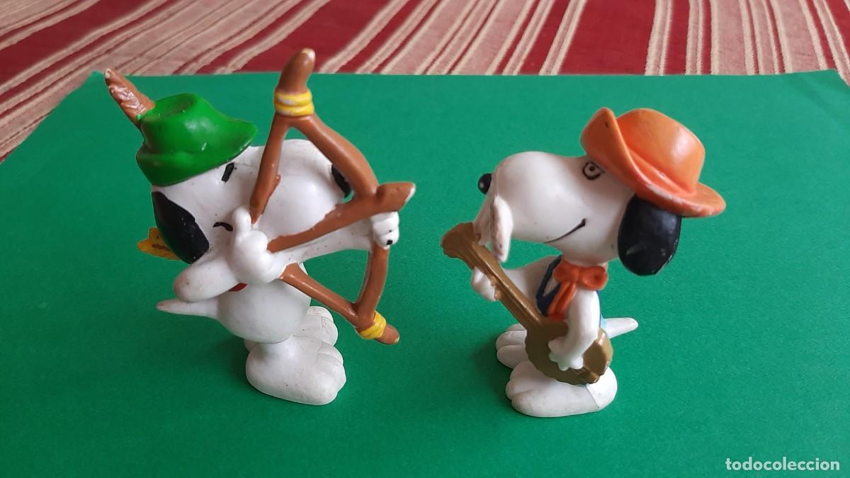 Figuras de goma y PVC: (SCHLECH) SNOOPY LOTE DE 2 FIGURA PVC A&Ntilde;OS 1958-66 1976-80 UNITED FEATURE HONG KONG