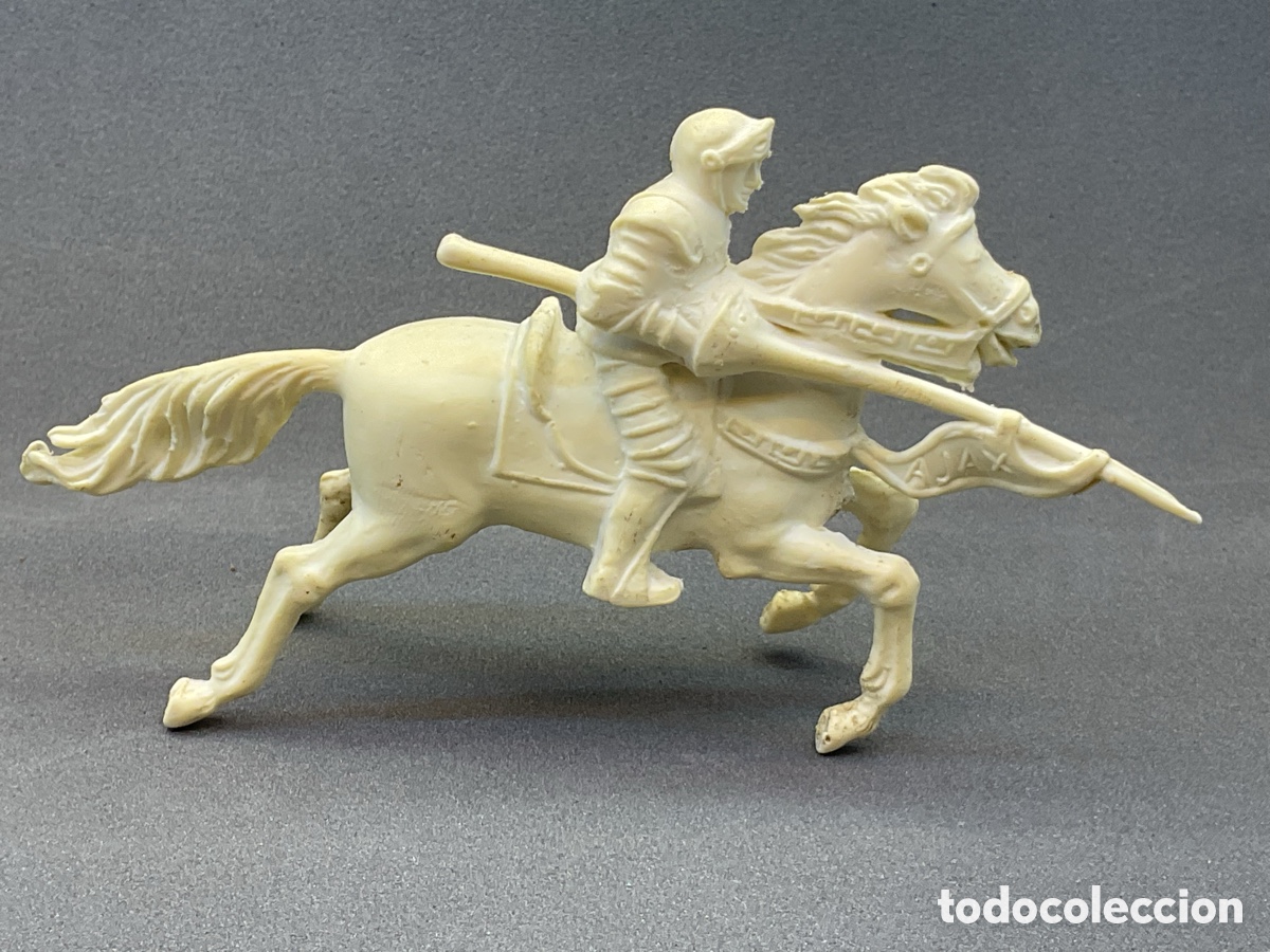 Figuras de goma y PVC: Antigua Figura Promocional del Detergente Ajax. El Caballero blanco. A&ntilde;os 70.
