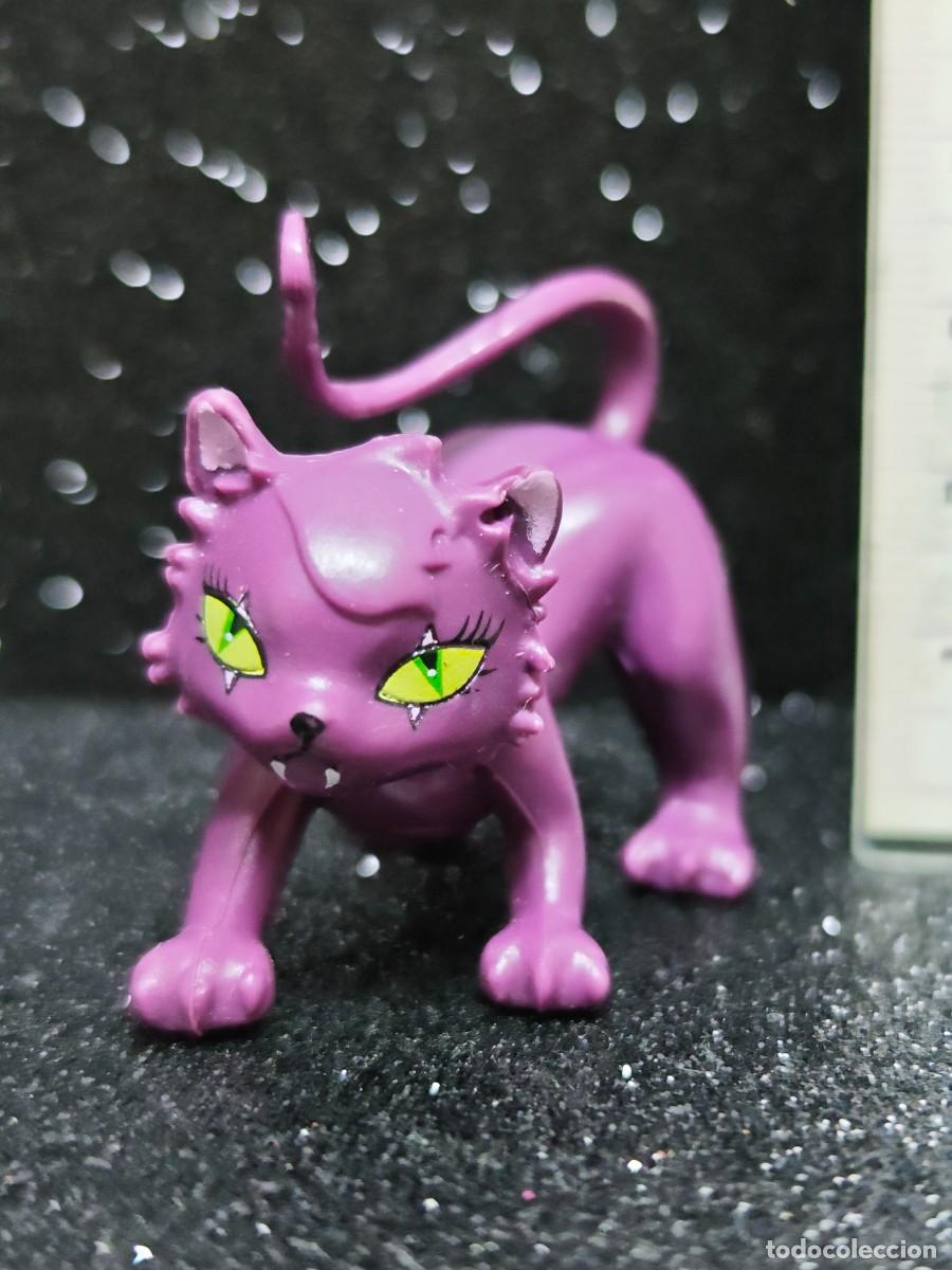 Figuras de goma y PVC: FIGURA PVC MASCOTA MONSTER HIGH CLAWDEEN CRESCENT
