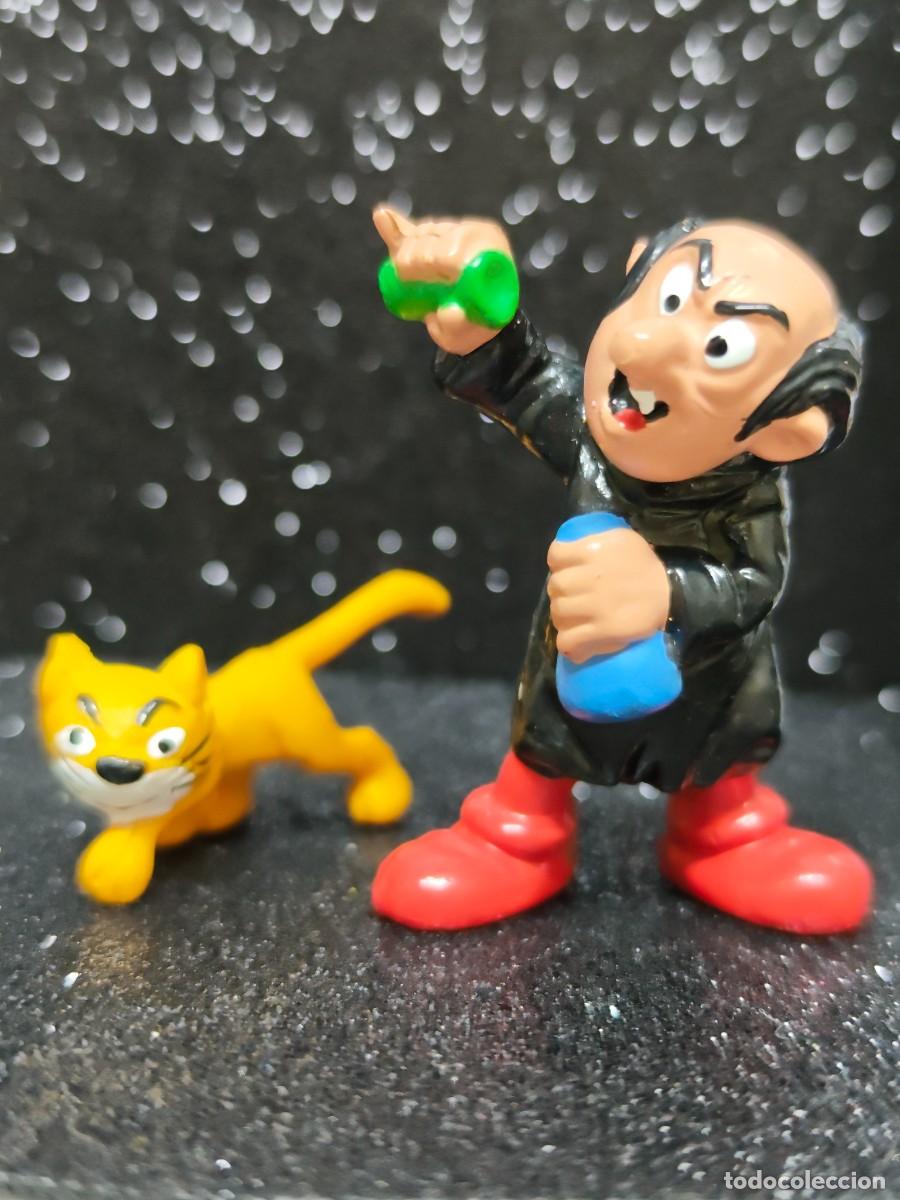 Figuras de goma y PVC: FIGURA PVC GARGAMEL Y AZRAEL PITUFO SIN MARCA MUY ANTIGUOS