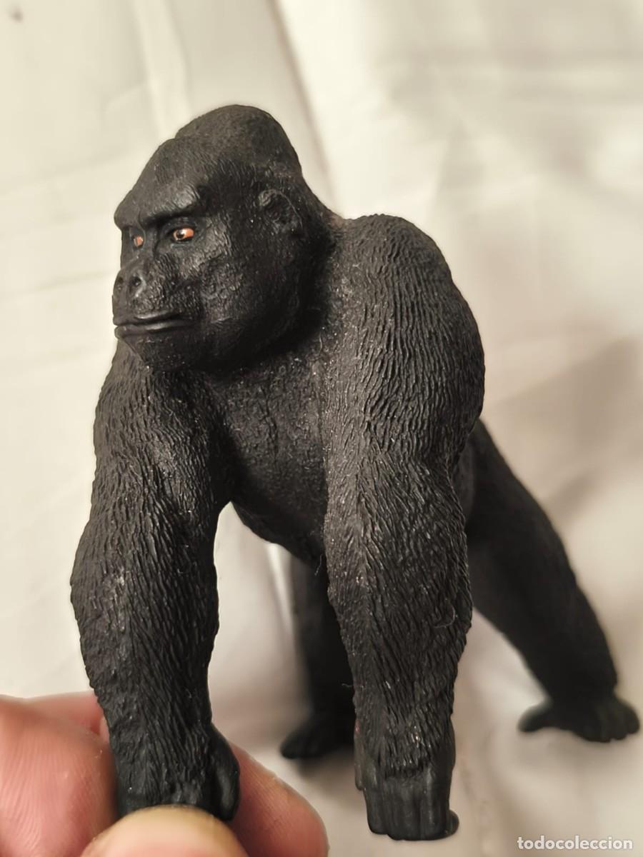 Rubber and PVC Figures: King Kong . Gorila lomo plateado. figura original de ⁠Schleich (Alemania).