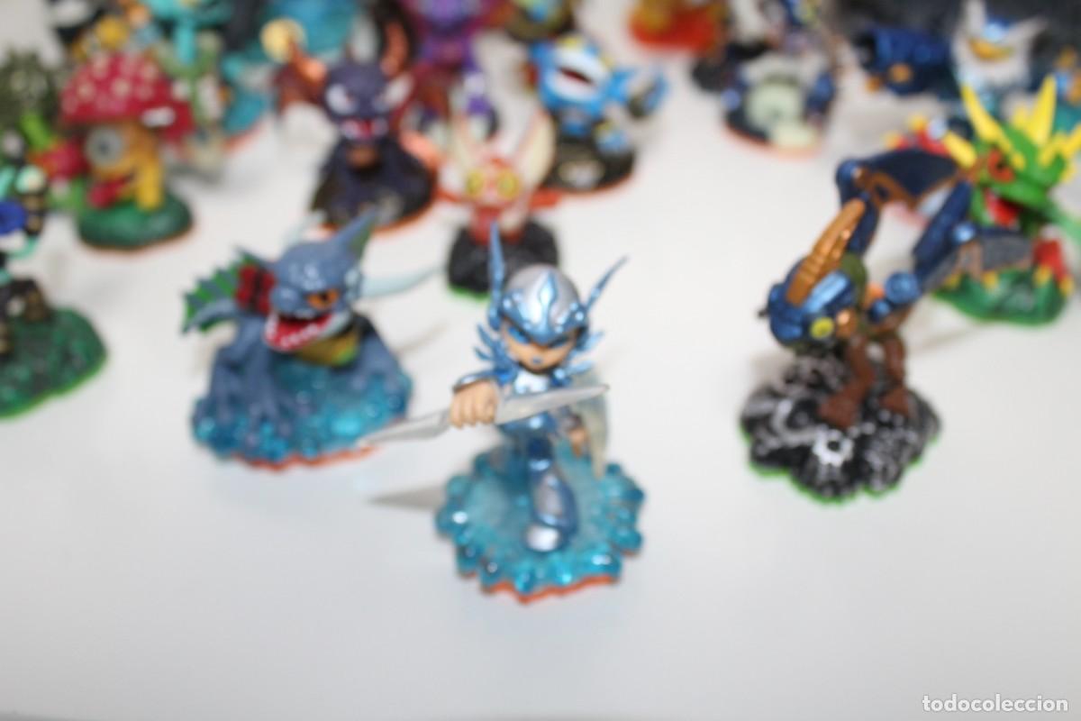 Figuras de goma y PVC: LOTE DE MU&Ntilde;ECOS SKYLANDERS ACTIVISION CON 2 BASES - Foto 9
