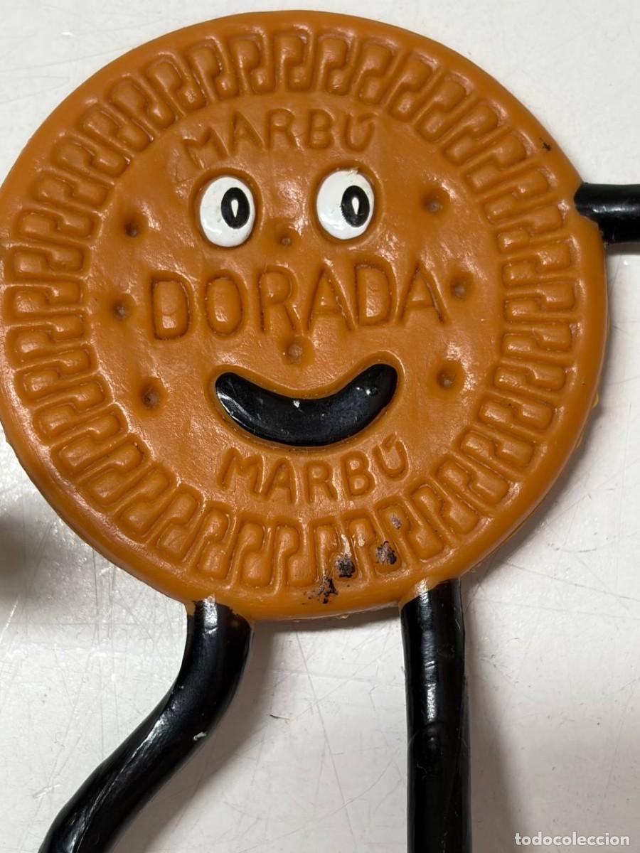 Figuras de goma y PVC: FIGURA MARBU DORADA -- - Foto 2