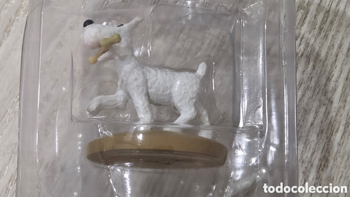 Figuras de goma y PVC: Figura Mil&uacute; con hueso Tintin 5 cm
