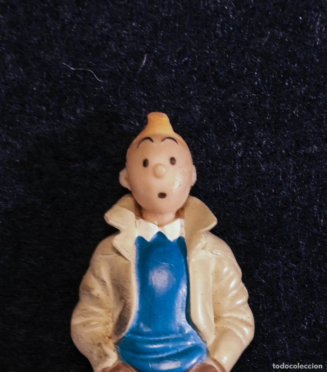 Figuras de goma y PVC: TINTIN CON LAS MANOS EN LOS BOLSILLOS. MED. 8 X 3 CMS . PVC