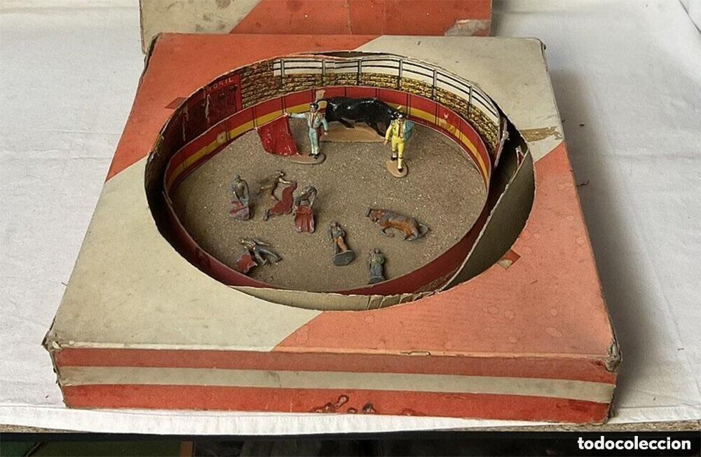 Rubber and PVC Figures: Juguete a&ntilde;os 20 Teixido plaza de toros con figuras de plomo en caja