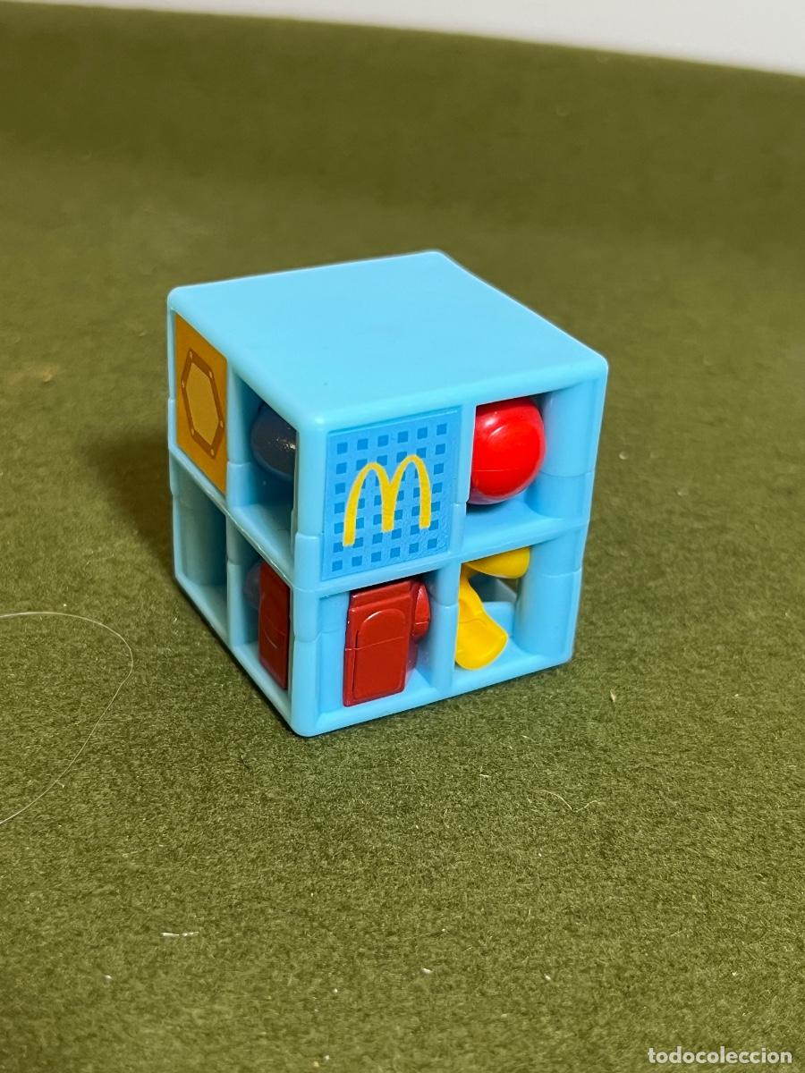 Figuras de goma y PVC: Juguete Little McDonald's Cajita Feliz McDonald's 2025 cubo azul zona de juegos miniatura Happy Meal