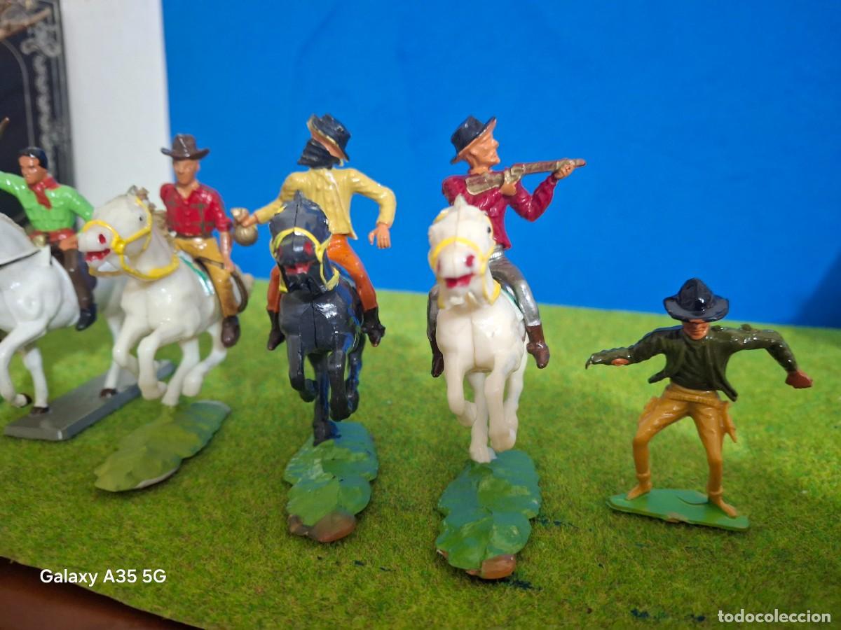 Figuras de goma y PVC: SOLDADOS DE PLASTICO VAQUEROS STARLUX COMO NUEVOS