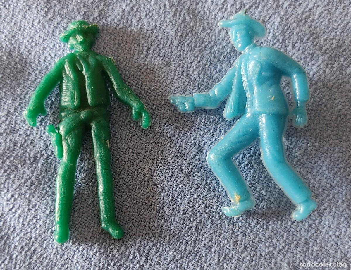 Figuras de goma y PVC: ANTIGUOS PERSONAJES DE BONANZA BEN CARTWRIGHT Y OTRO DUNKIN PREMIUM PIPAS A&Ntilde;OS 70