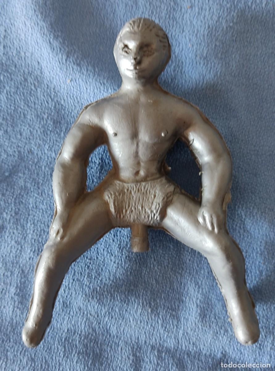 Figuras de goma y PVC: TARZAN DE PLASTICO INFLADO A&Ntilde;OS 60