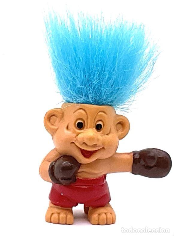 Figuras de goma y PVC: Antigua Figura en Goma de Trol. ( Trolls) Gama Sporty. Boxeador. Promocional de los Cereales Weetos.