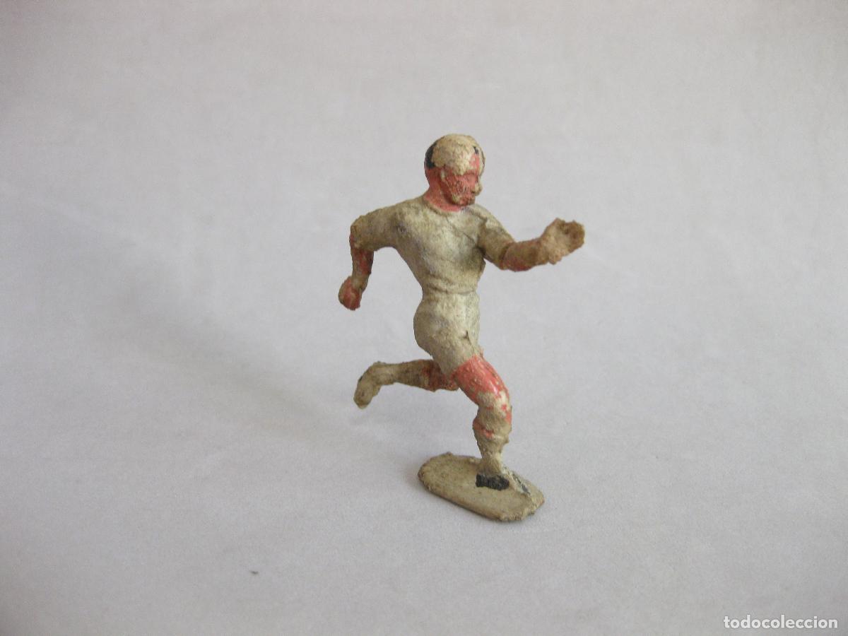 Figuras de goma y PVC: FIGURA DE GOMA DE UN JUGADOR DE FUTBOL. A&Ntilde;OS 60