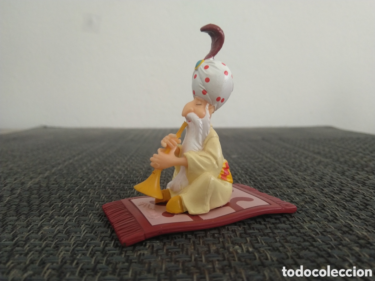 Figuras de goma y PVC: FIGURA PVC CUENTOS INFANTILES TRADICIONALES EFTELING PARQUE DE ATRACCIONES FAKIR ALFOMBRA MAGICA