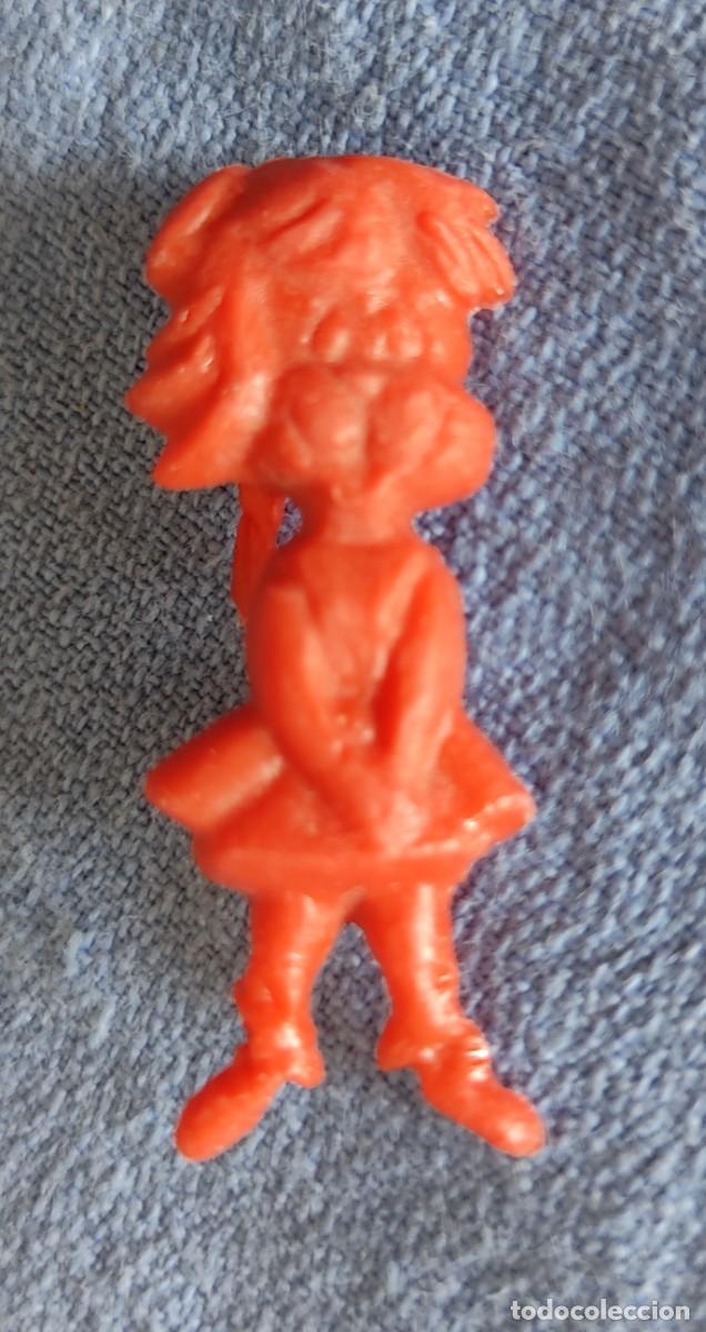 Figuras de goma y PVC: NI&Ntilde;A DUNKIN PIPAS CHURRUCA